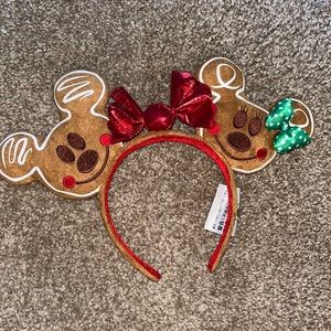 Gingerbread Mickey Mouse, Disney ears